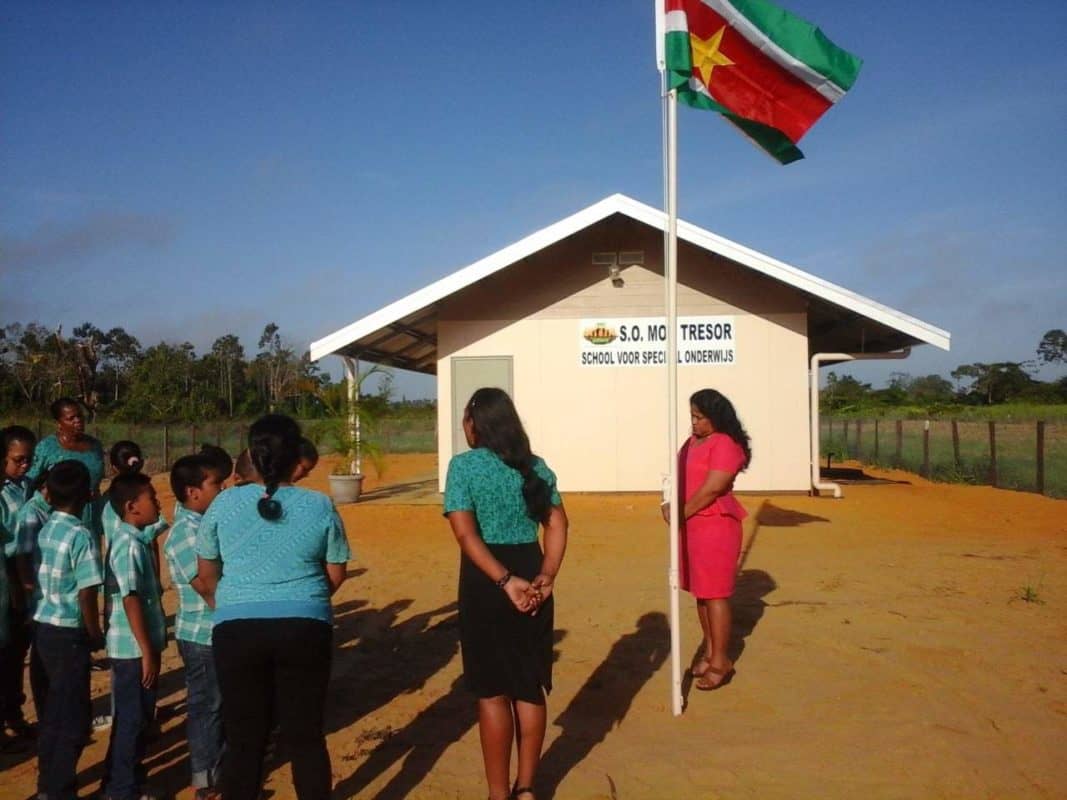 SO Mon Tresor Vlaggen Parade 1067x800